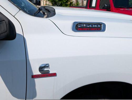 2025 RAM 2500 Tradesman Crew Cab 4x4 6'4' Box