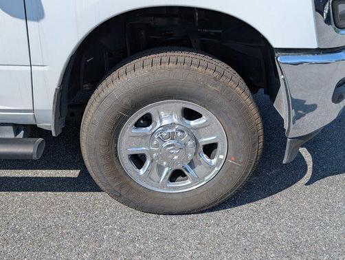 2025 RAM 2500 Tradesman Crew Cab 4x4 6'4' Box