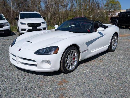 2004 Dodge Viper SRT10