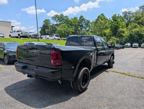 2025 RAM 3500 Big Horn Crew Cab 4x4 8' Box