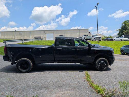2025 RAM 3500 Big Horn Crew Cab 4x4 8' Box
