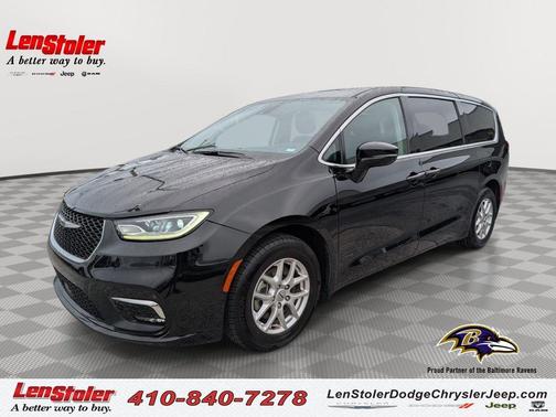 Diamond Black Crystal Pearlcoat 2024 Chrysler Pacifica Touring L