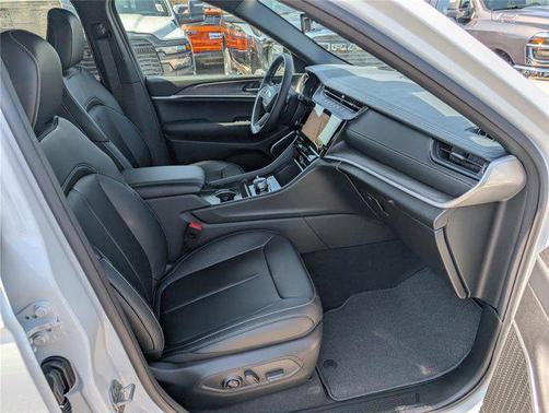 Bright White Clearcoat 2026 Jeep Grand Cherokee Limited
