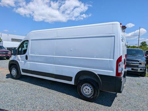 Bright White Clearcoat 2024 RAM ProMaster 2500 Tradesman