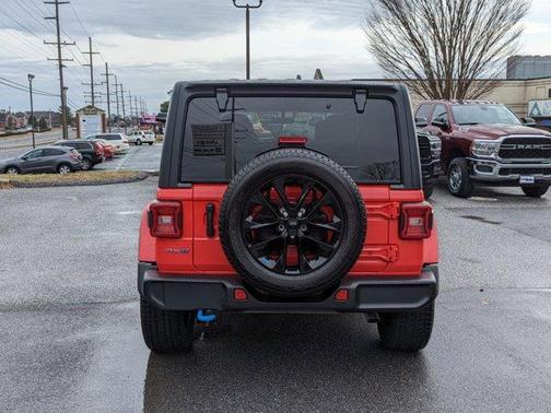 Photo 5 of 32 of 2023 Jeep Wrangler 4xe Sahara
