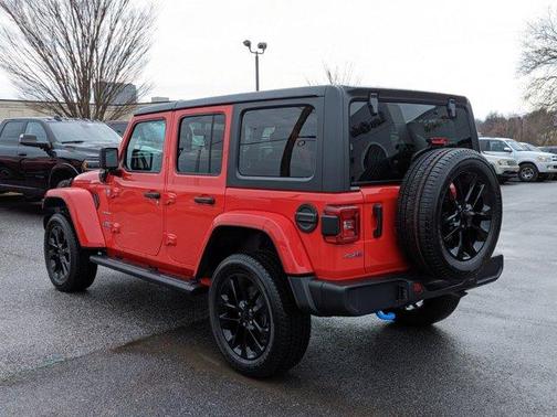 Photo 4 of 32 of 2023 Jeep Wrangler 4xe Sahara