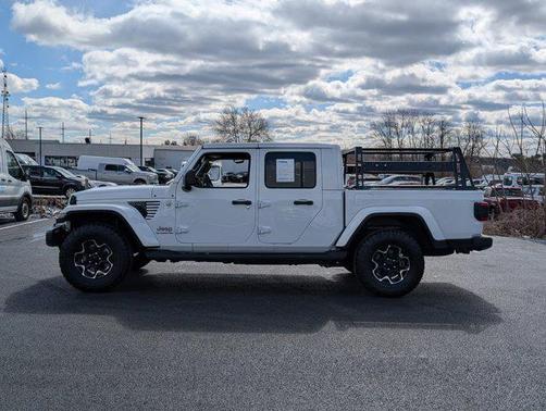 2022 Jeep Gladiator Overland