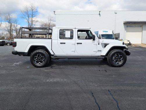 2022 Jeep Gladiator Overland