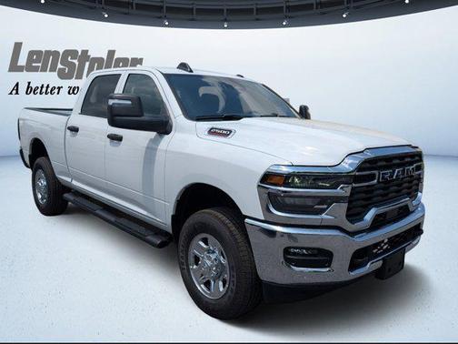2025 RAM 2500 Tradesman Crew Cab 4x4 6'4' Box