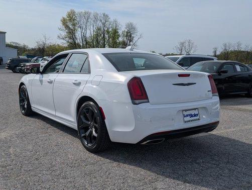 2023 Chrysler 300 Touring