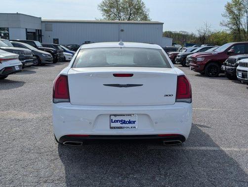 2023 Chrysler 300 Touring