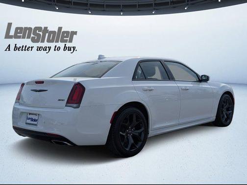 2023 Chrysler 300 Touring
