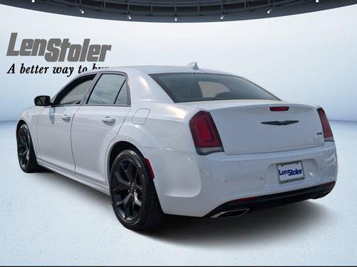 2023 Chrysler 300 Touring