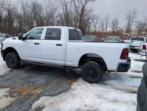 2026 RAM 2500 Tradesman Crew Cab 4x4 6'4' Box