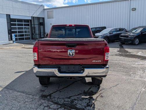 2022 RAM 2500 Tradesman Crew Cab 4x4 6'4' Box