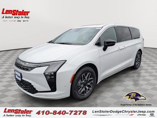 Bright White Clearcoat 2027 Chrysler Pacifica Limited