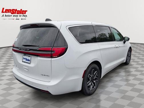 Bright White Clearcoat 2027 Chrysler Pacifica Limited