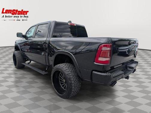 Diamond Black Crystal Pearlcoat 2019 RAM 1500 Laramie