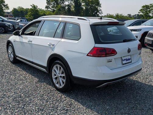 2017 Volkswagen Golf Alltrack TSI S