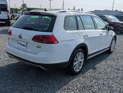 2017 Volkswagen Golf Alltrack TSI S