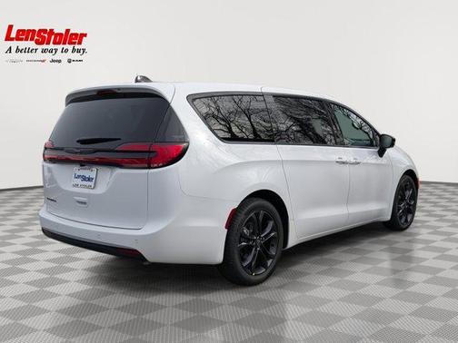 2026 Chrysler Pacifica L