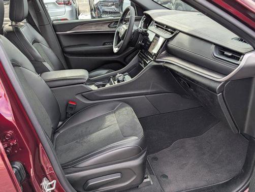 2026 Jeep Grand Cherokee Altitude