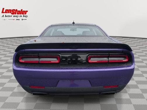 Plum Crazy Pearlcoat 2023 Dodge Challenger SRT Hellcat