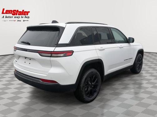 Bright White Clearcoat 2026 Jeep Grand Cherokee Altitude