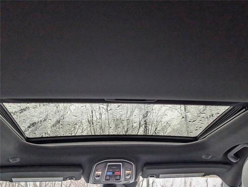 Bright White Clearcoat 2026 Jeep Grand Cherokee Altitude