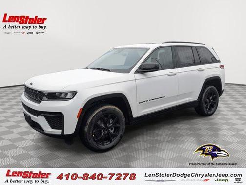 Bright White Clearcoat 2026 Jeep Grand Cherokee Altitude