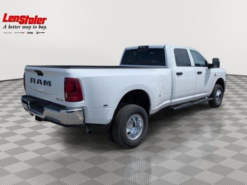 Bright White Clearcoat 2026 RAM 3500 Tradesman Crew Cab 4x4 8' Box