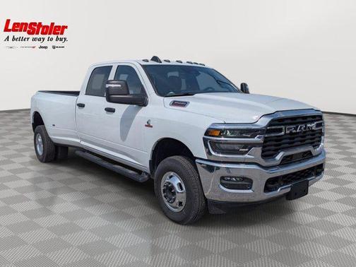 Bright White Clearcoat 2026 RAM 3500 Tradesman Crew Cab 4x4 8' Box