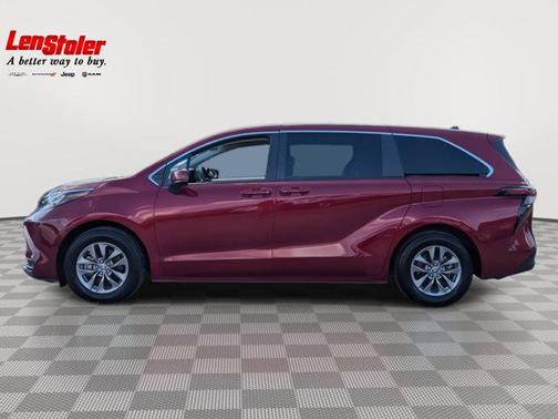 2024 Toyota Sienna LE