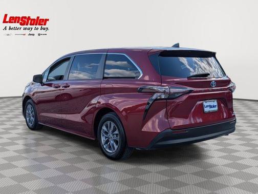 2024 Toyota Sienna LE