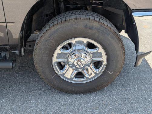 2025 RAM 2500 Tradesman Crew Cab 4x4 6'4' Box