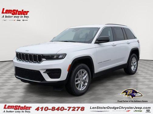 Bright White Clearcoat 2026 Jeep Grand Cherokee Laredo