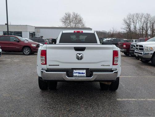 2024 RAM 3500 Big Horn Crew Cab 4x4 8' Box