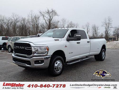 2024 RAM 3500 Big Horn Crew Cab 4x4 8' Box