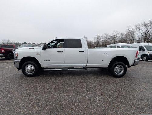 2024 RAM 3500 Big Horn Crew Cab 4x4 8' Box