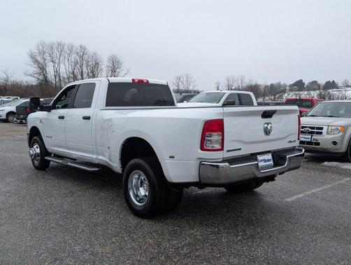 2024 RAM 3500 Big Horn Crew Cab 4x4 8' Box