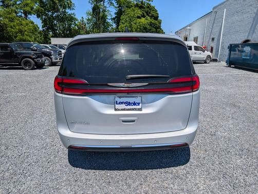 Silver Mist Clearcoat 2023 Chrysler Pacifica Touring L