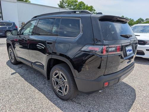Diamond Black Crystal Pearlcoat 2026 Jeep Cherokee Limited