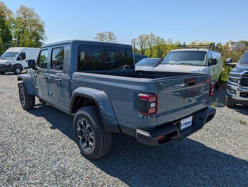 Anvil Clearcoat 2026 Jeep Gladiator Sahara 4x4