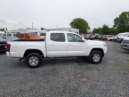 Ice Cap 2023 Toyota Tacoma SR