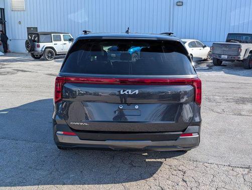 2025 Kia Carnival SX