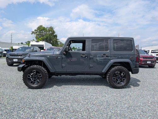 2017 Jeep Wrangler Unlimited Smoky Mountain 4x4