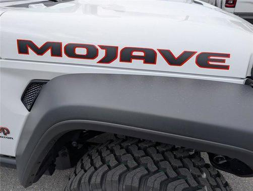 Bright White Clearcoat 2026 Jeep Gladiator Mojave 4x4