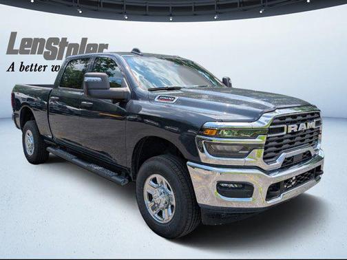 2025 RAM 2500 Tradesman Crew Cab 4x4 6'4' Box