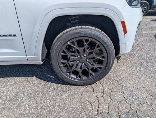 Bright White Clearcoat 2026 Jeep Grand Cherokee Summit