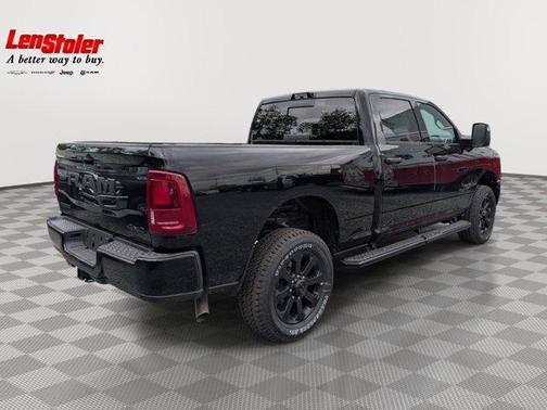 Diamond Black Crystal Pearlcoat 2026 RAM 2500 Big Horn Crew Cab 4x4 6'4' Box